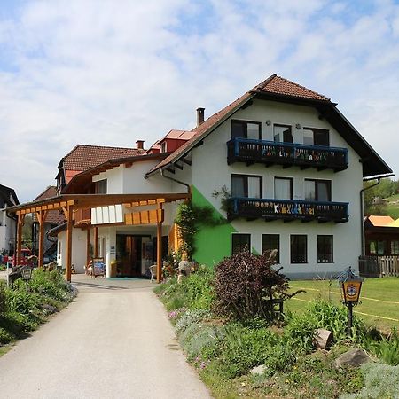 Hotel Familienparadies Reichenhauser à Keutschach am See Extérieur photo